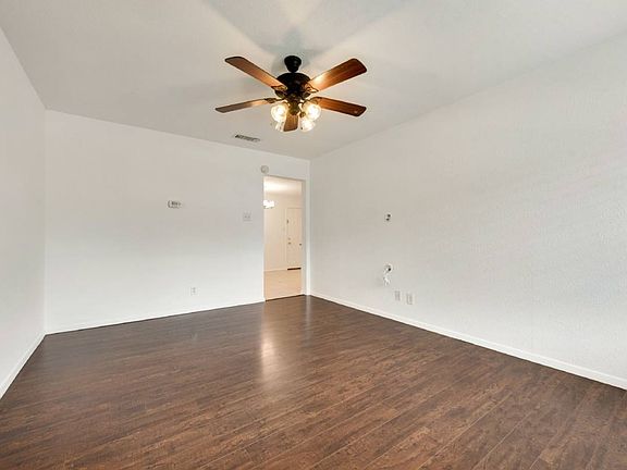 3rd image of 1644 Americana Blvd