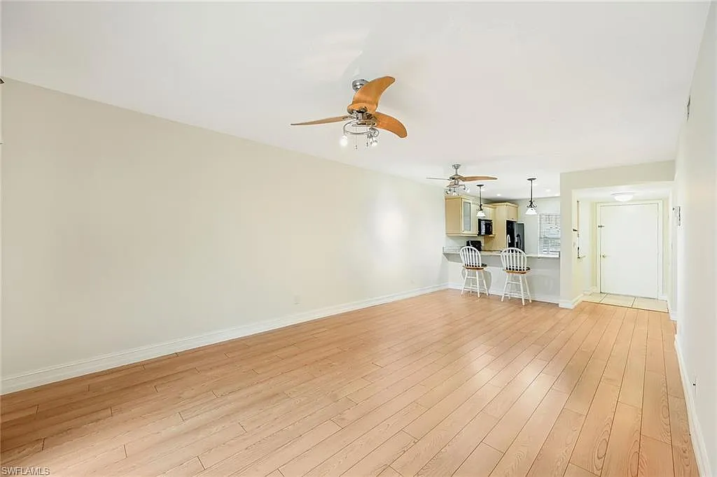 2 bed, 2.0 bath, 947 sqft, $1,750 — Photo 2