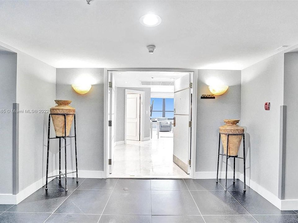 1st image of 5225 Collins Ave Ph 7