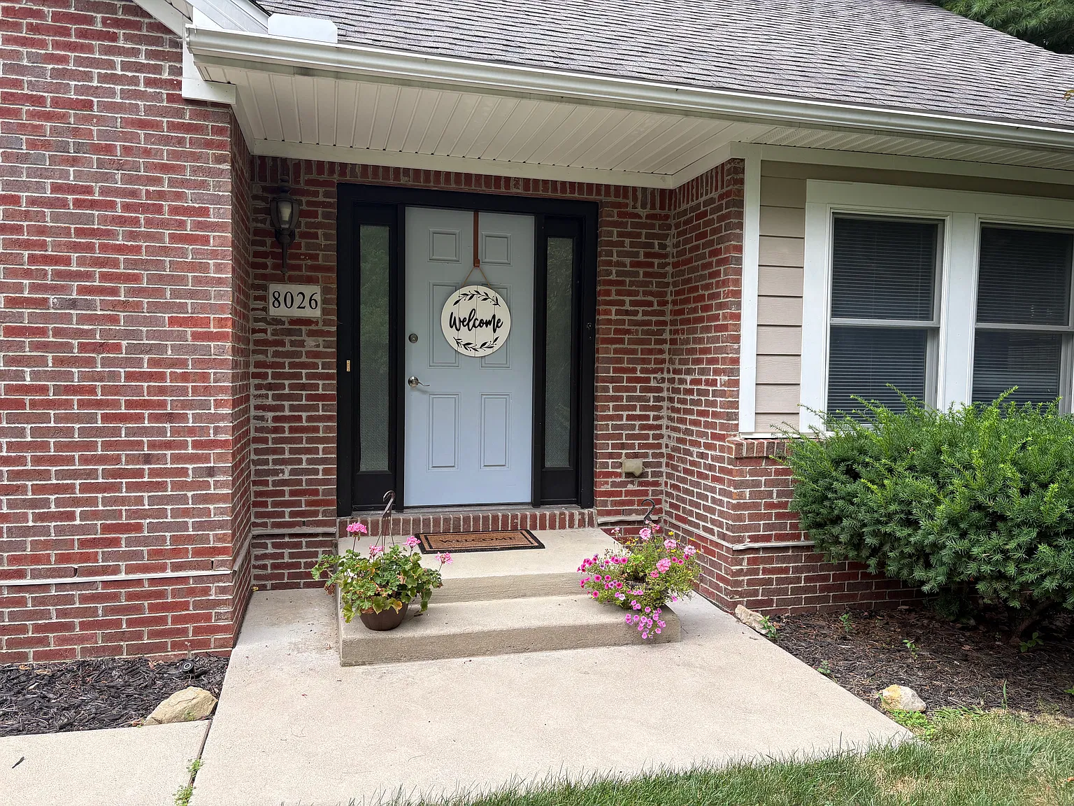 3 bed, 1700 sqft, $2,100 — Photo 1