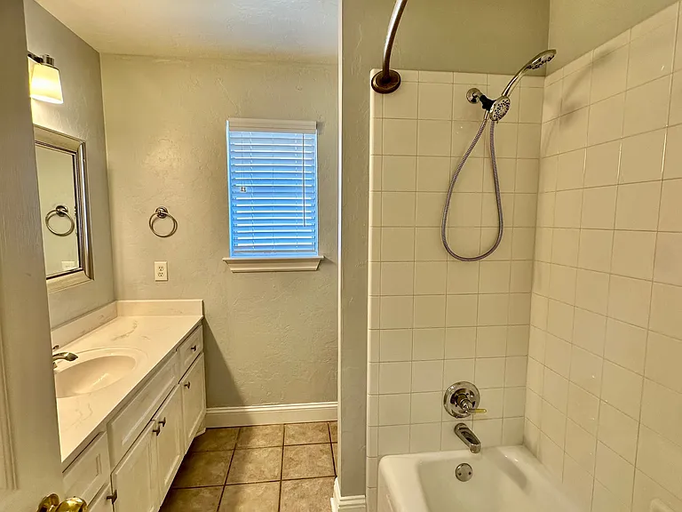 12704 Briar Hollow Ln — Photo 13