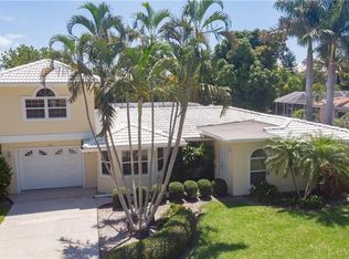 572 Lyons Ln, Longboat Key, FL 34228