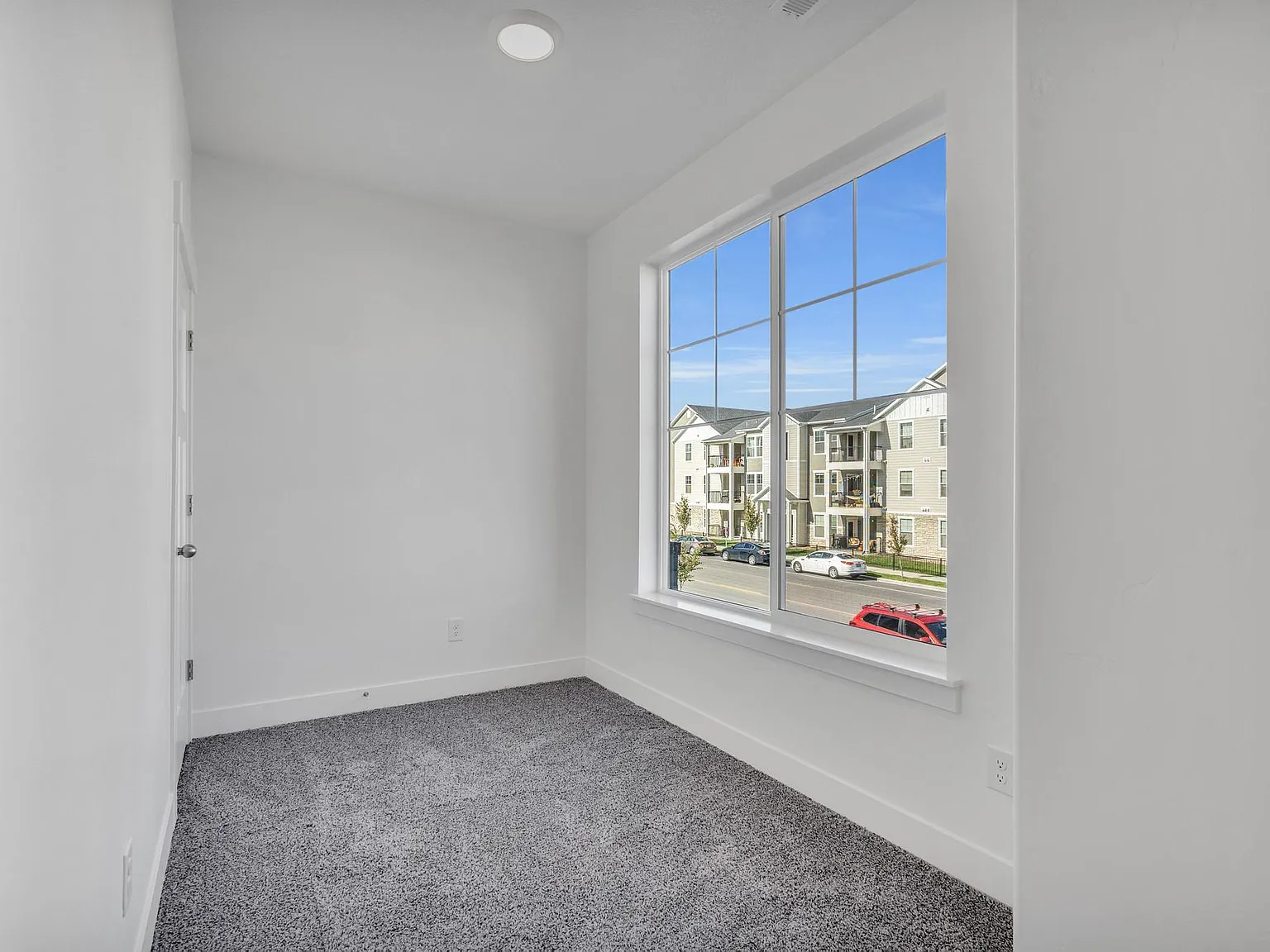 3 bed, 1349 sqft, $1,850 — Photo 4