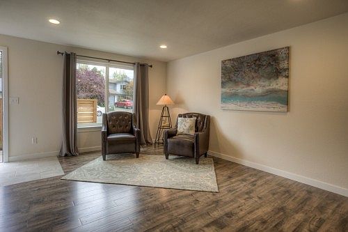 5th image of 2414 67th Ave NE
