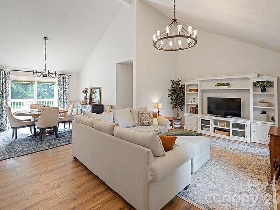 3rd image of 6168 King Wilkinson Rd