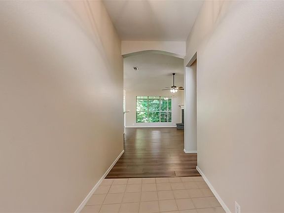 4th image of 1102 Dove Dr