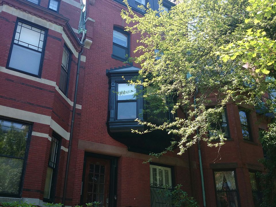 2nd image of 382 Marlborough St APT 1