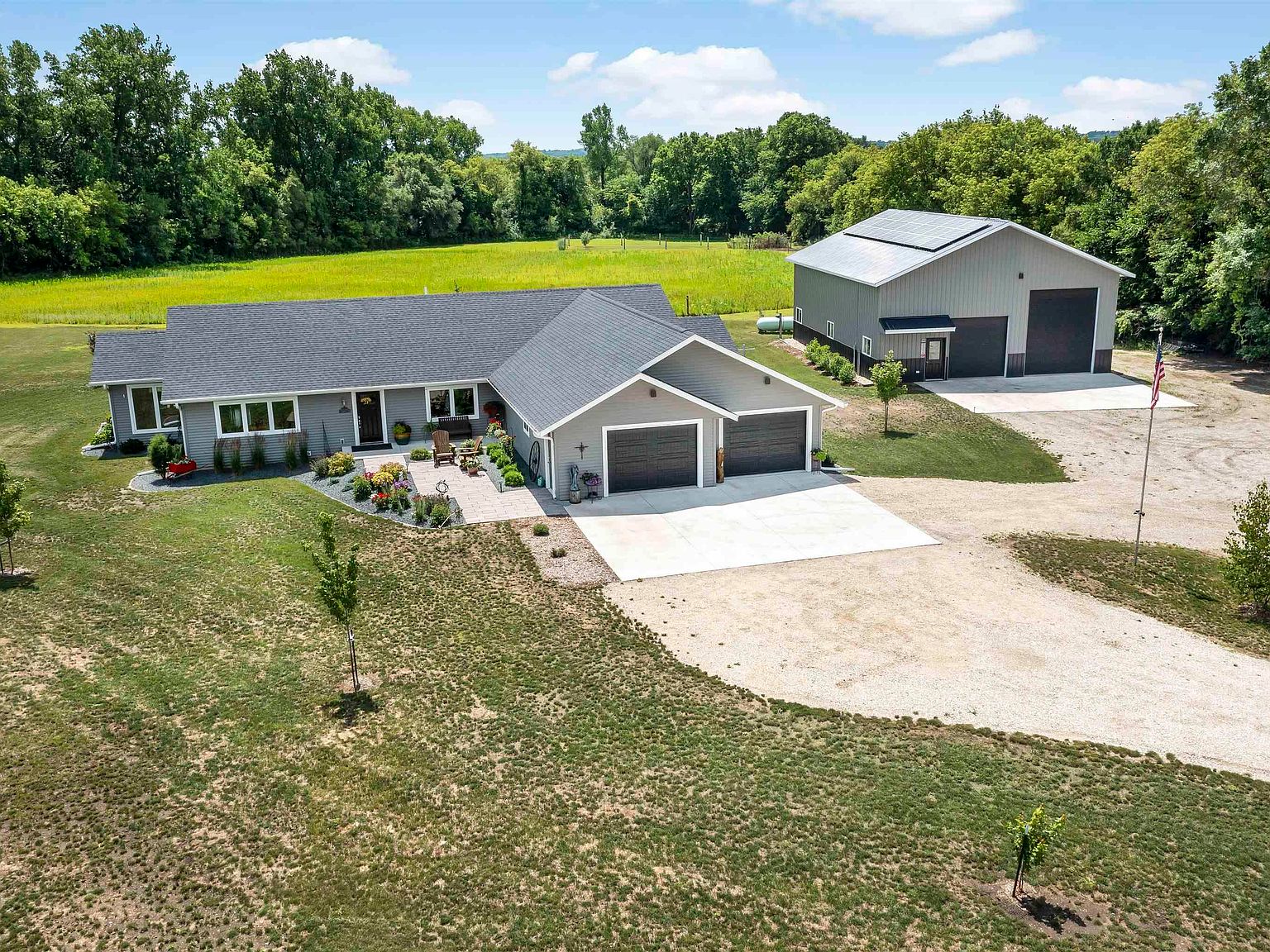 3069 245th St, Elgin, IA 52141 Zillow