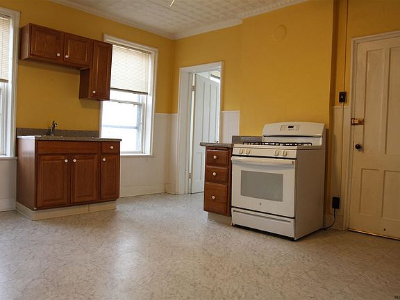 4th image of 45 Vliet St #2