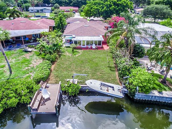 3rd image of 5611 Bayou Grande Blvd NE