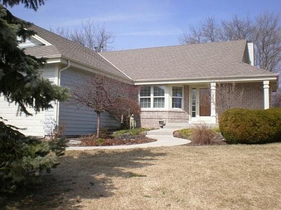 1st image of 18600 Stonehedge Dr