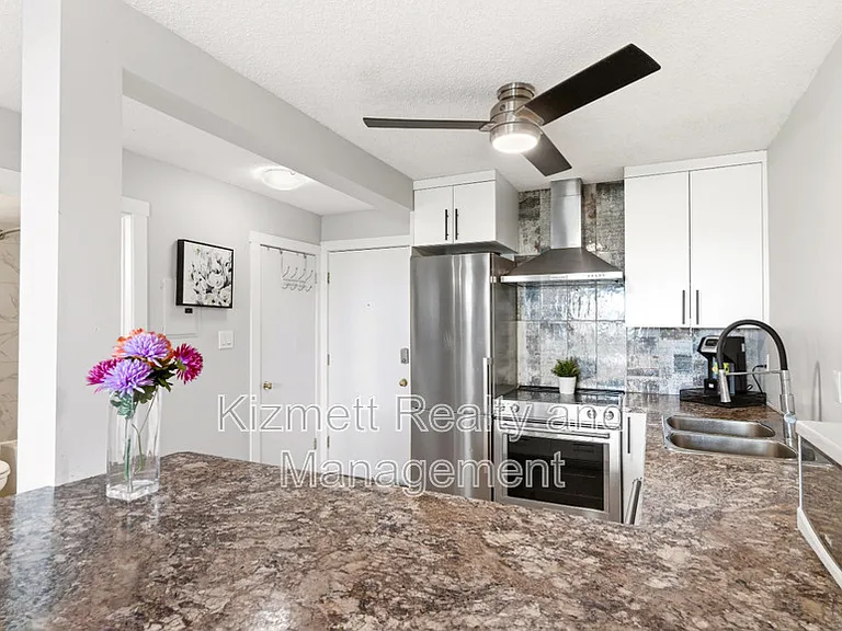 10230 120th St NW #105 — Photo 9