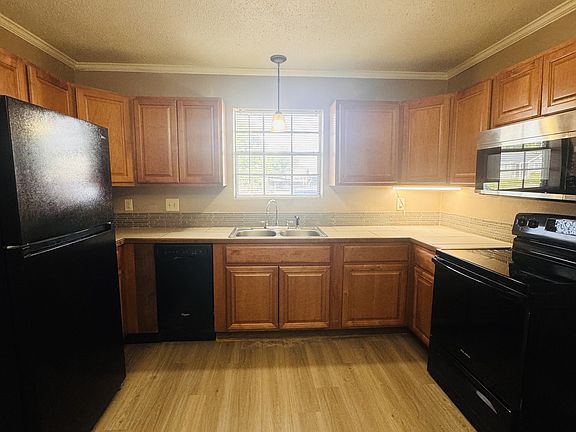 5th image of 208 10th St #42