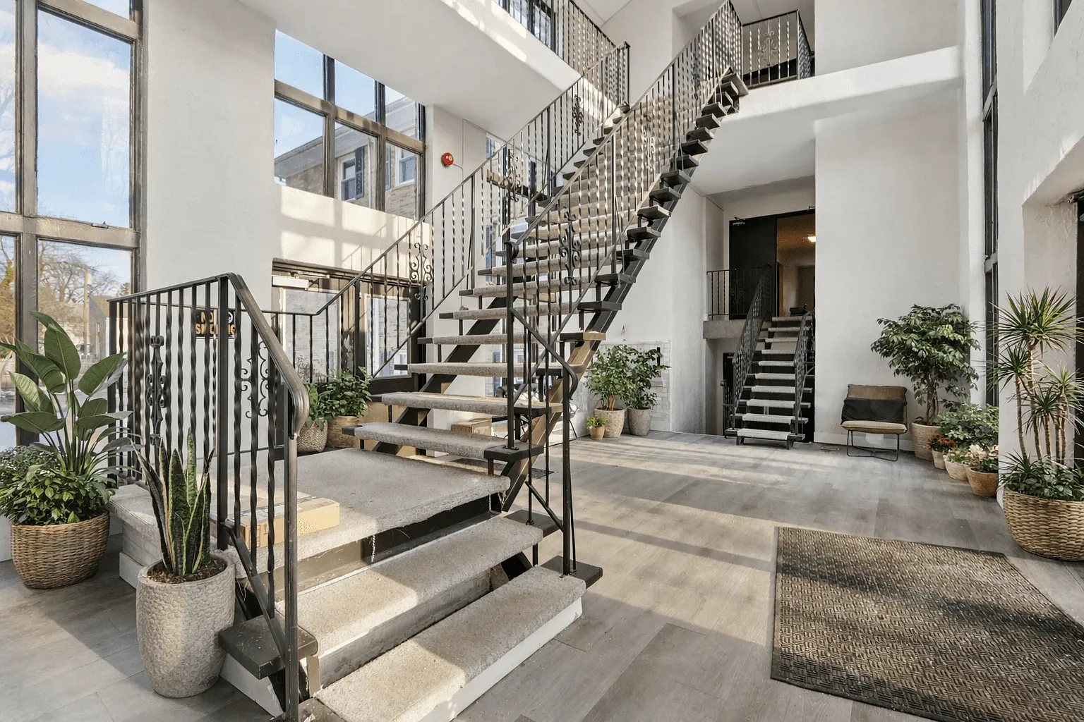 Bonaparte Apartments — Photo 3
