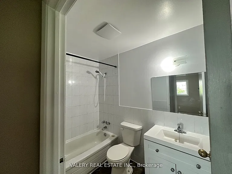 9 Lowndes Ave #1 — Photo 1