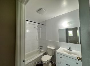 9 Lowndes Ave #1, Georgina, ON L4P 3K2