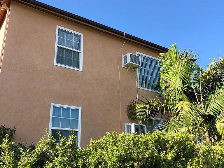 2502 W Via Corona #1/2 — Photo 96