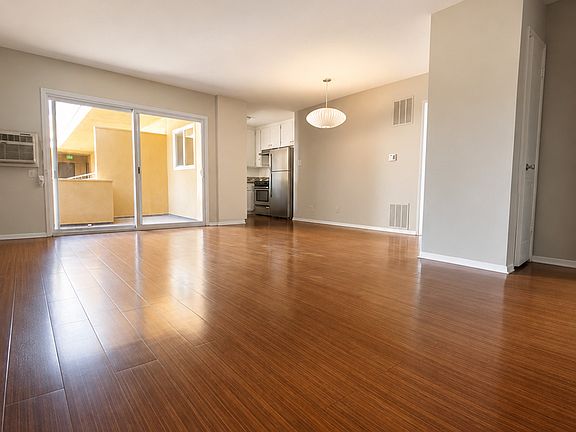 3rd image of 1825 N Cherokee Ave APT 303