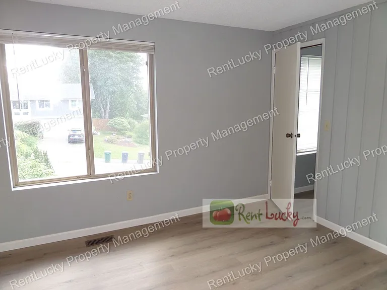 10720 157th Ave NE — Photo 12