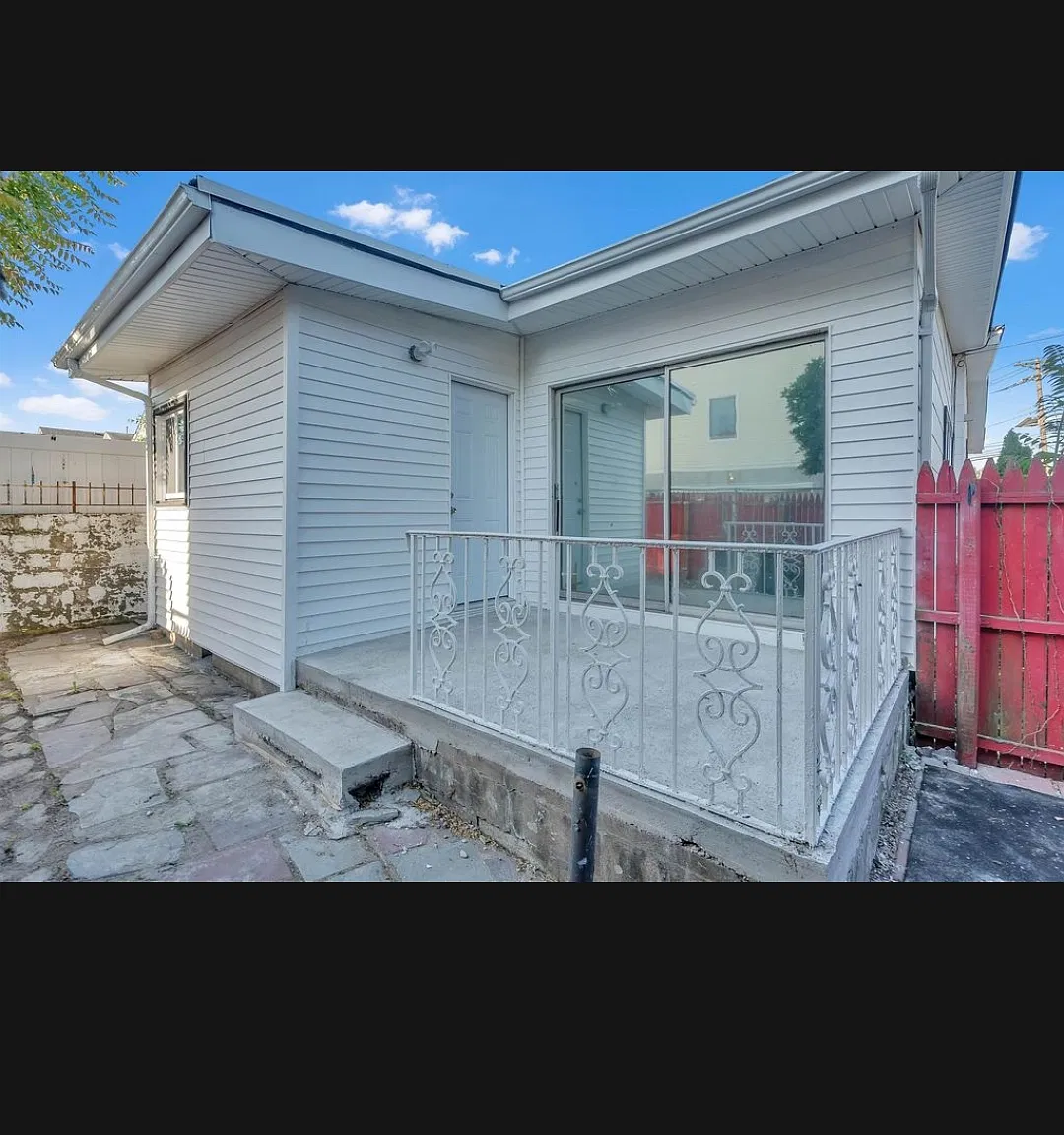 3 bed, $3,000 — Photo 4