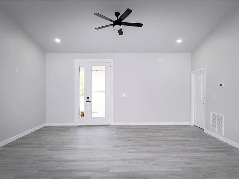 769 Memorial Dr — Photo 9