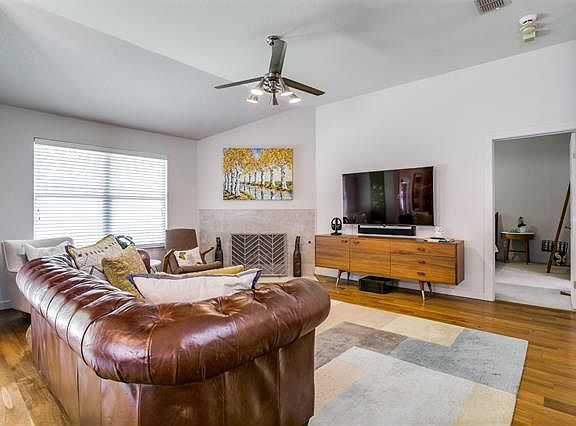 5th image of 11828 Hickory Cir