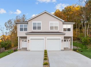 894 Caleb Xing, Fenton, MO 63026