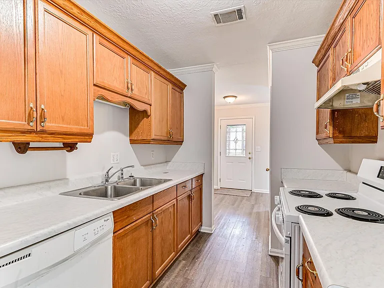 4116 Melrose Dr — Photo 12
