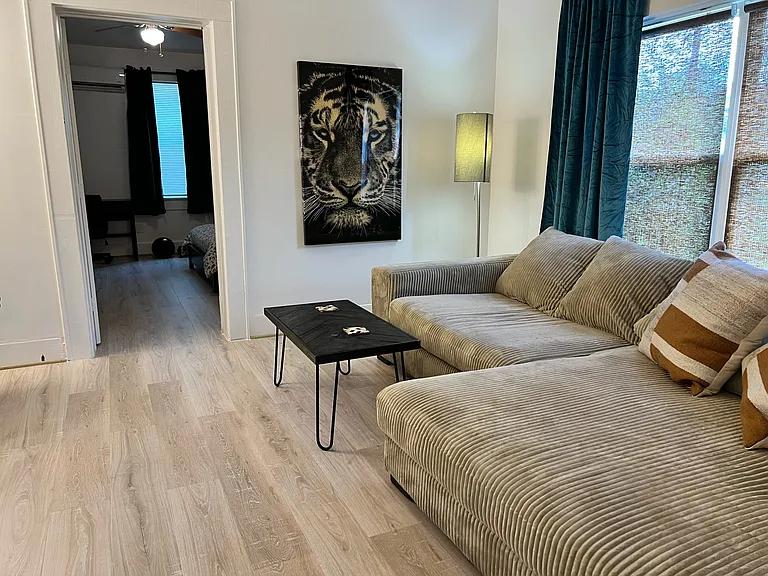 1922 Rosewood St #1R — Photo 6