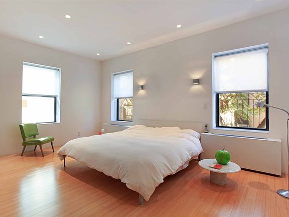 5th image of 204 W Houston St APT 4C