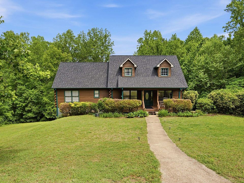 1st image of 135 Pointe Dr