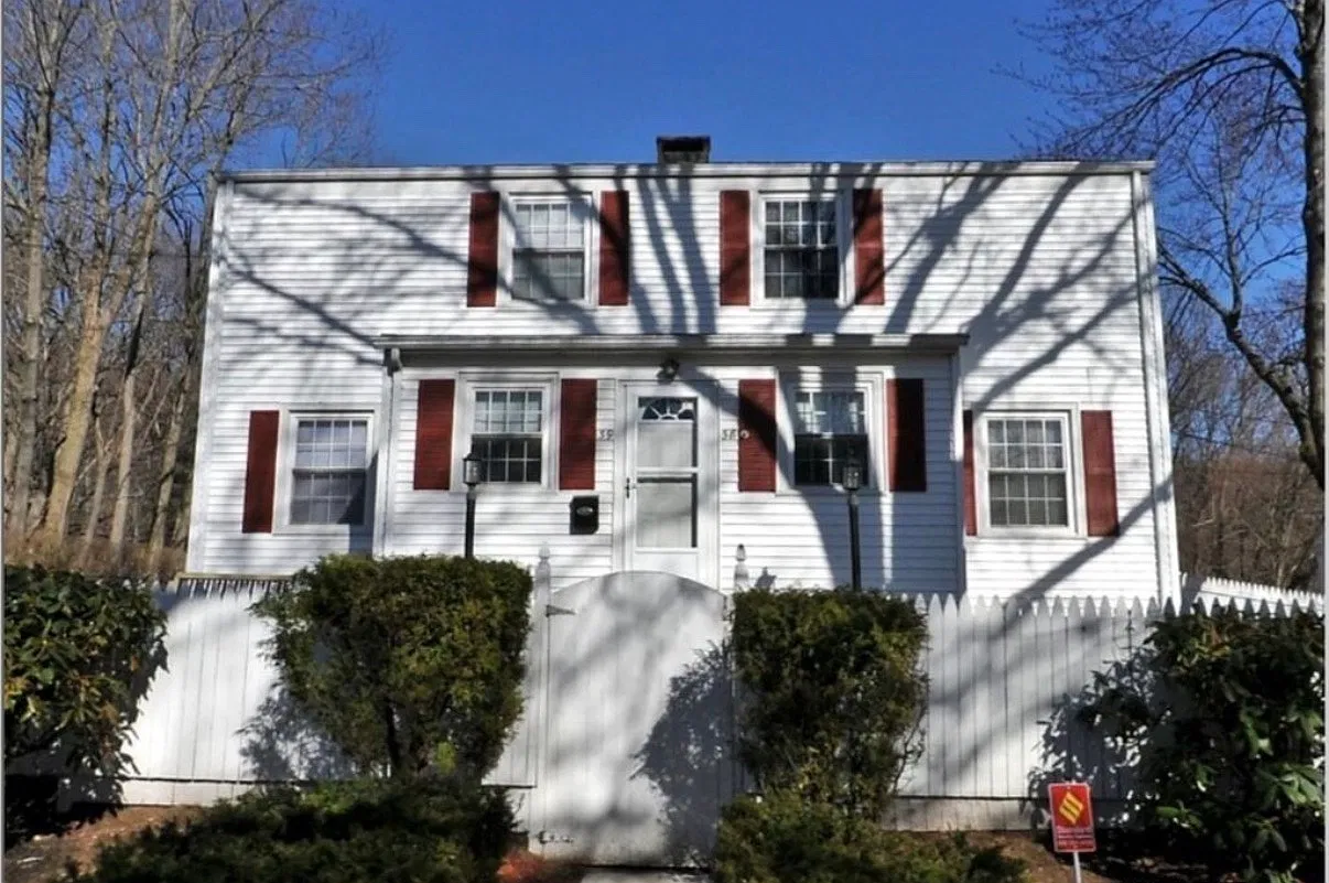2 bed, 864 sqft, $1,900 — Photo 1