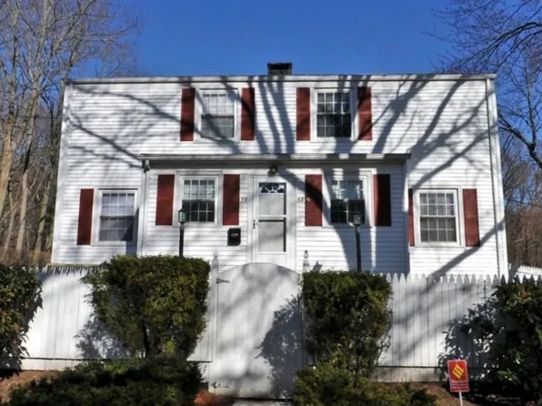38 Hilltop Rd #1, New Haven, CT 06515