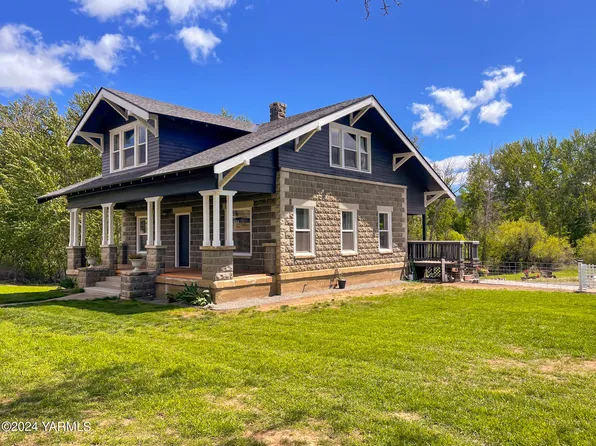 17970 Ahtanum Rd, Yakima, WA 98903