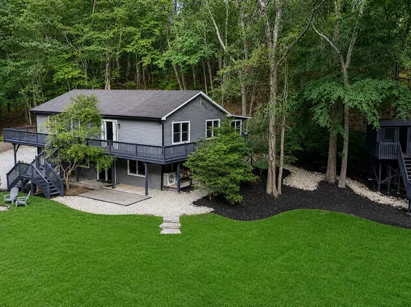 644 Bread And Cheese Hollow Road, Northport, NY 11768
