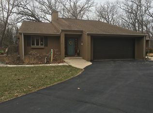 786 Timber Ridge Ct, Fontana, WI 53125