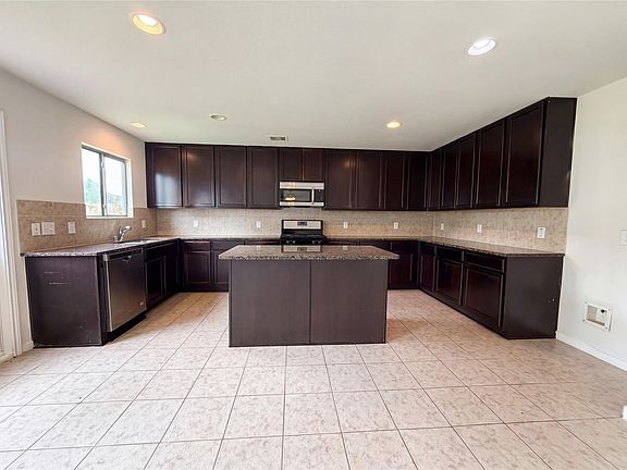 2nd image of 847 Canyon Hill Ln