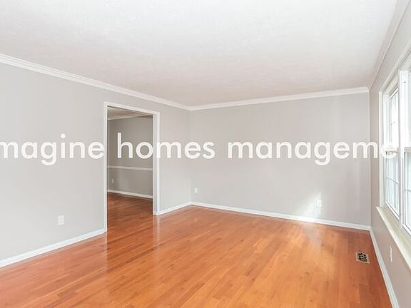 4th image of 798 Clearfield Ln