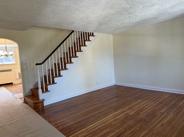 222 Hampden Rd