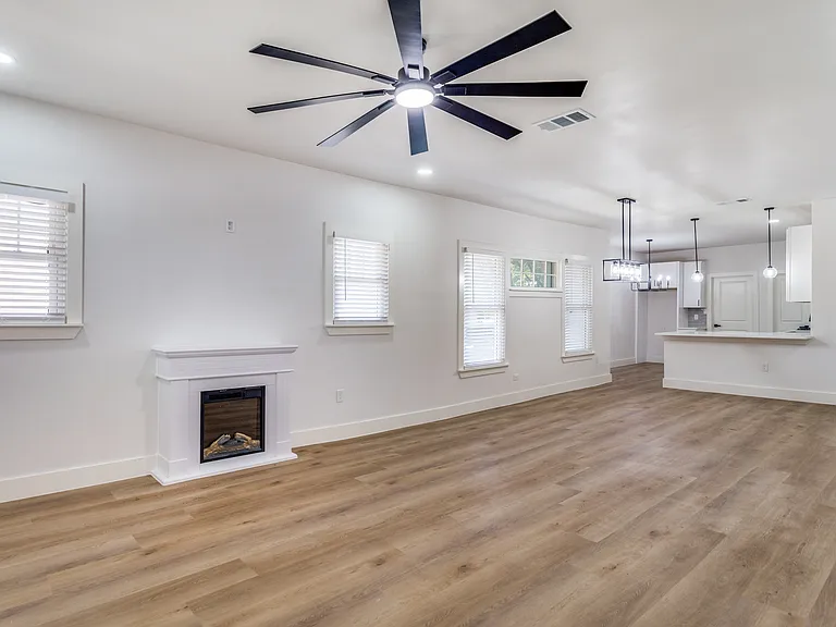 2101 Fairmount Ave — Photo 4