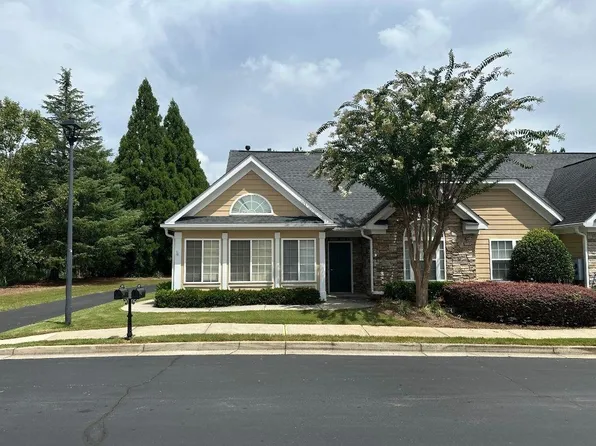 3204 Village Ln, Roswell, GA 30075