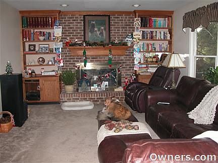 2nd image of 3325 Gloucester Dr