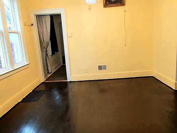 4th image of 5069 Sobieski Ave