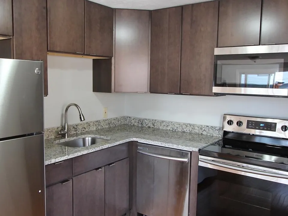 460 Saratoga Street Apartments