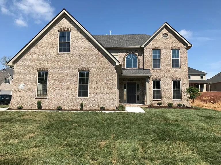1724 Glen Shady Blvd — Photo 1