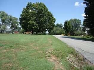 202 Philpott Dr, Madisonville, TN 37354