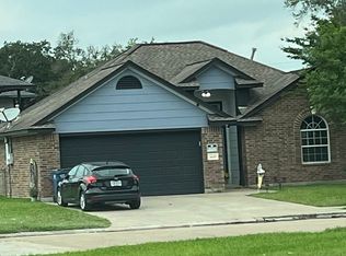 1139 Thomas Dr, Angleton, TX 77515