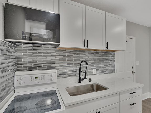 2nd image of 14 21st St N Suite 6
