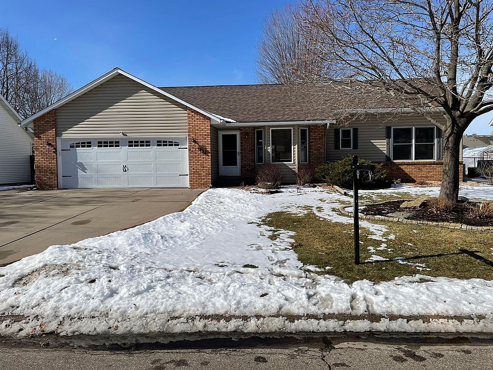 1st image of 1458 Erickson Dr