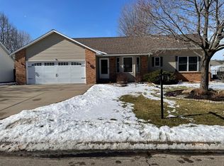 1458 Erickson Dr, Hastings, MN 55033